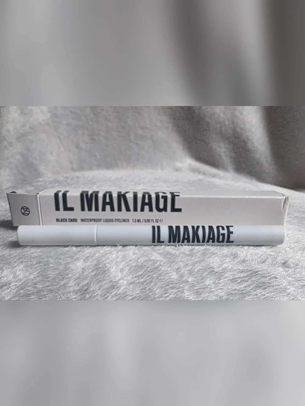 IL MAKIAGE-Waterproof Liquid Eyelines- Black Card.
